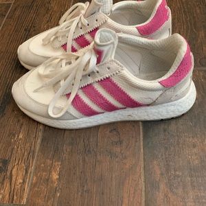 adidas Shoes - Adidas Casual Sneaker adidas Shoes - Adidas Casual Sneaker